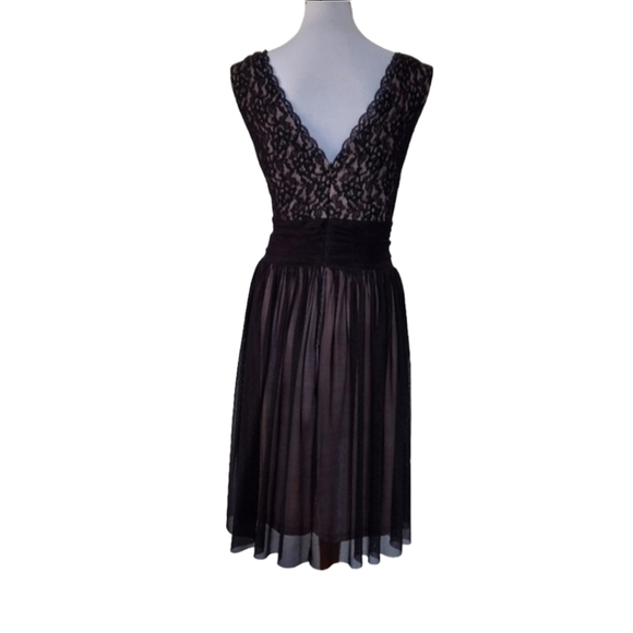 London Times Black Lace‎ and Tulle with nude underlay V Neck both sides - Picture 8 of 16